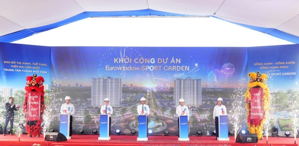 anh-1-nghi-thuc-bam-nut-khoi-cong-du-an-eurowindow-sport-garden-1