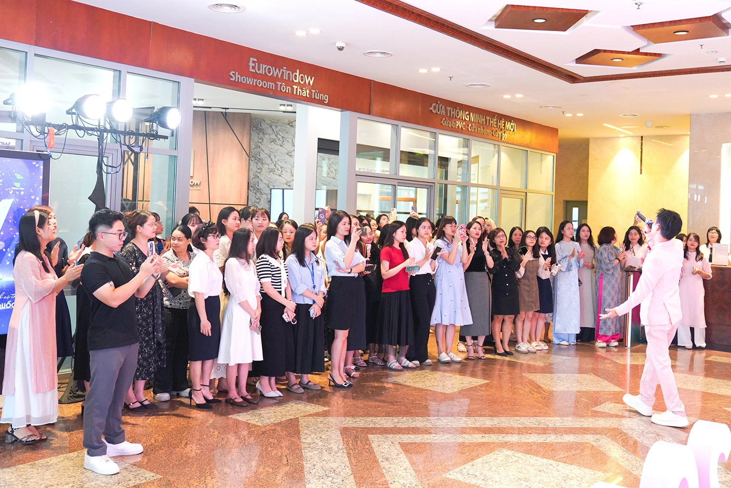 ewh08446-copy