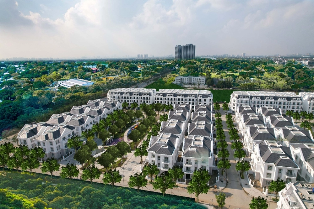 Điểm đặc biệt của Eurowindow Twin Parks là quy hoạch bàn cờ mở độc đáo, giúp kết nối linh hoạt đường nội khu rộng rãi, rợp bóng cây xanh với mạng lưới đường giao thông hiện đại xung quanh.